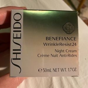 Shiseido beneficence wrinkle resist 24 1.7 oz